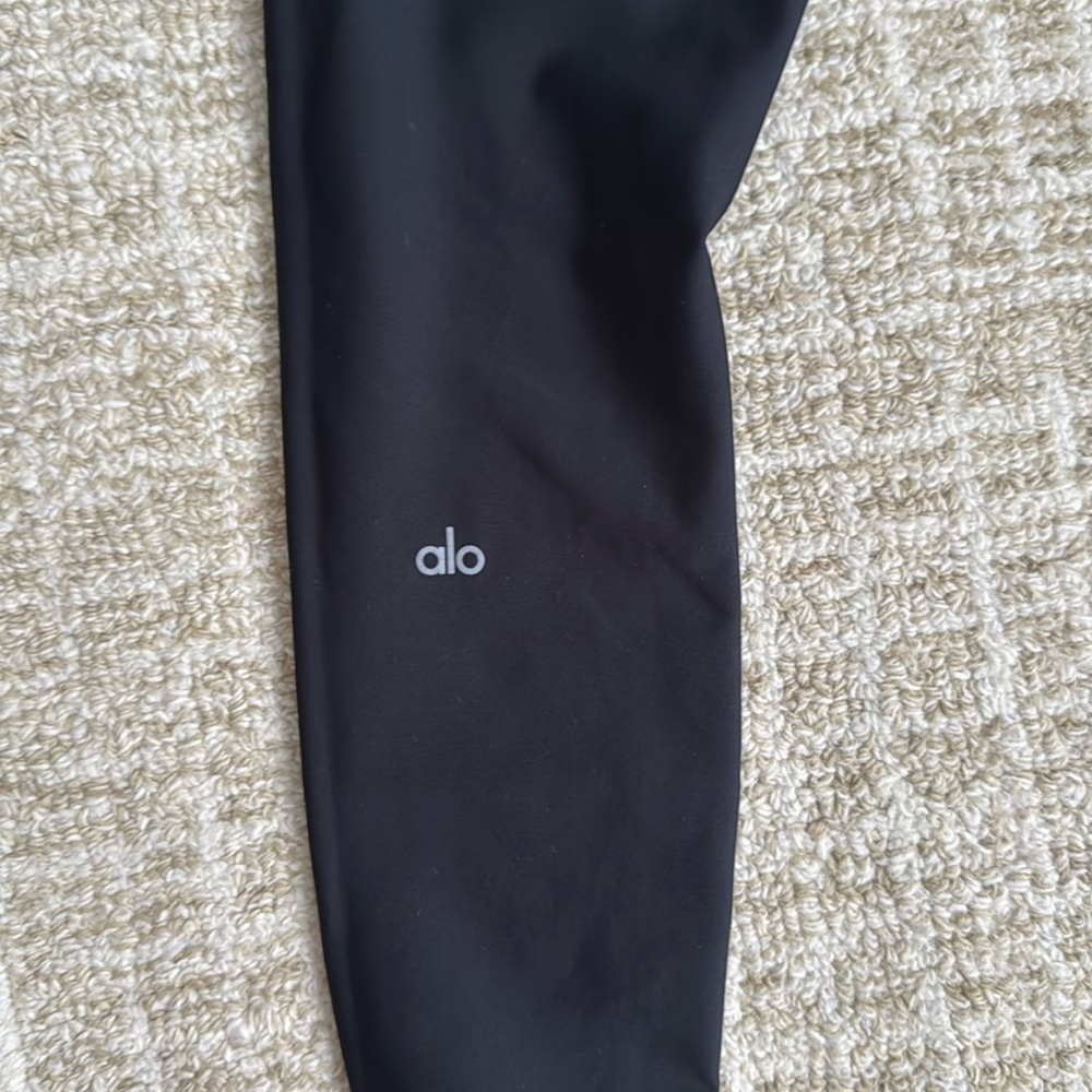 Alo yoga black full length leggings size medium airlift high waist